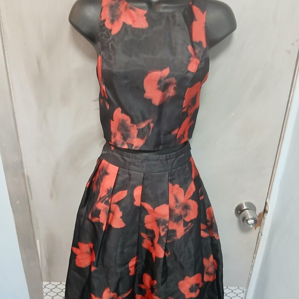 INA Luxury 2 Piece Skirt/Crop Top🖤❤️🖤❤️